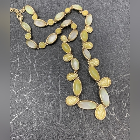 Vintage Necklace Bracelet Set Gold Tone Cabochon Pea Green Gray - Picture 6 of 12